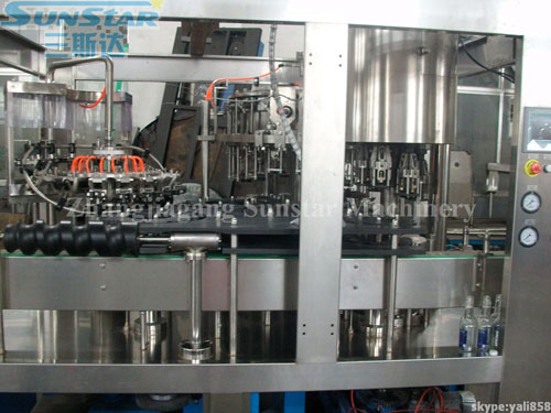 Carbonated Wine Washing Filling Capping Machine 3in1 For Glass Bottle And Aluminium Cap